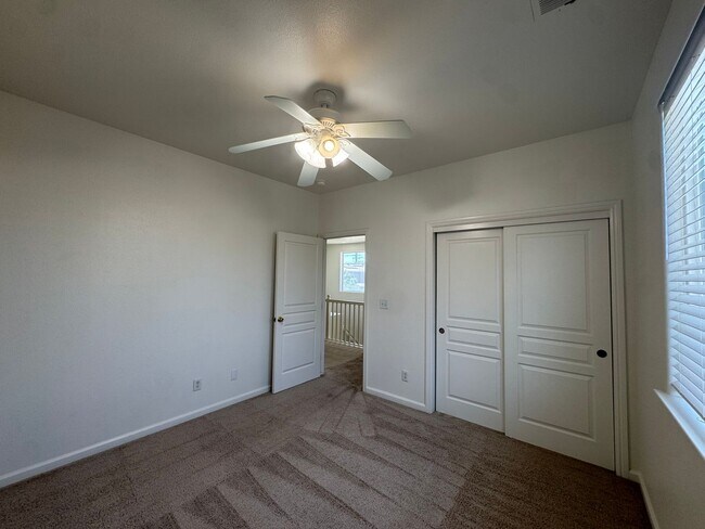 Building Photo - 5781 E Kaviland Ave
