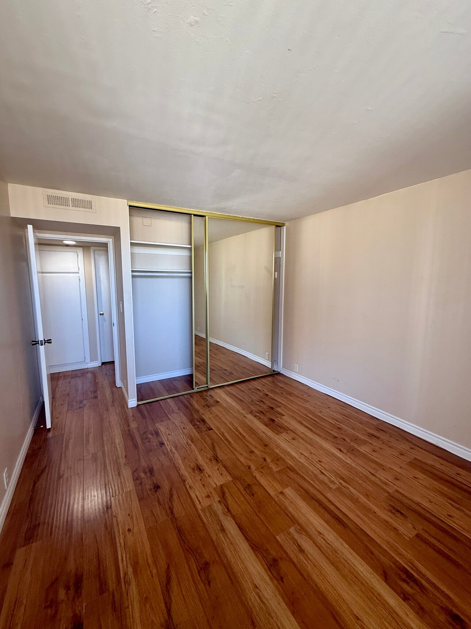 Building Photo - 10535 Wilshire Blvd