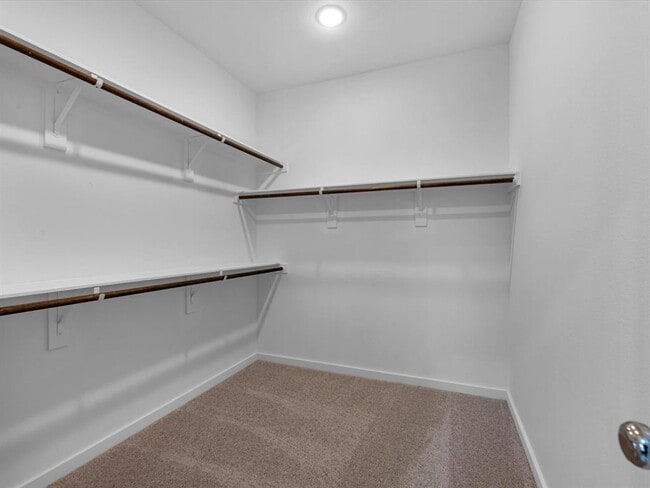 Building Photo - 5201 Kenilwood Dr