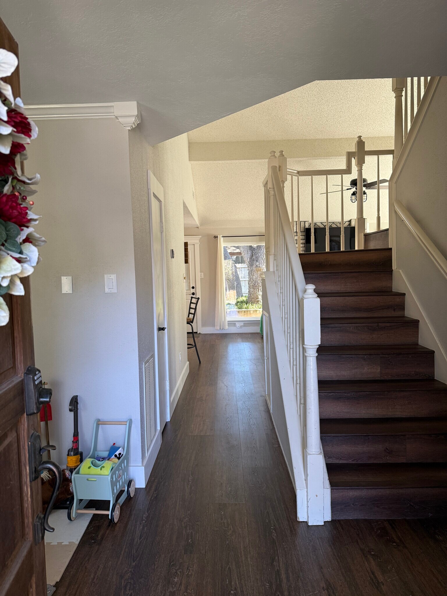 Building Photo - 9234 Fishers Hill Dr