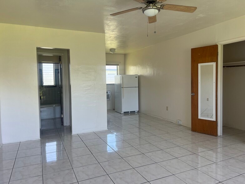 Building Photo - 525 NE 150th St