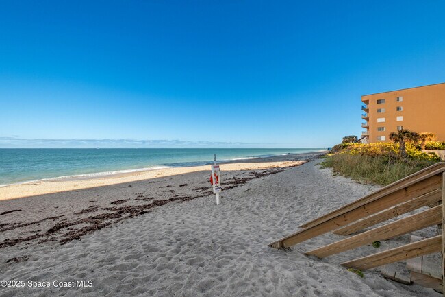 Building Photo - 145 E Colonial Ct