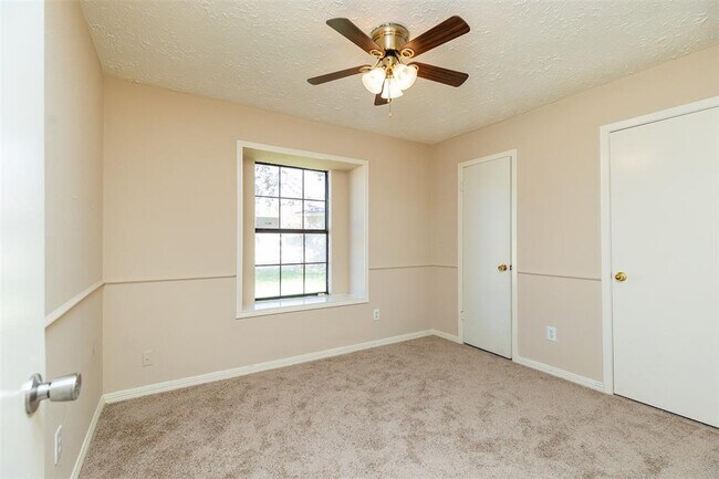 Building Photo - 7306 Thistleglen Cir