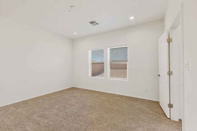 Building Photo - 308 Prism Ave SW