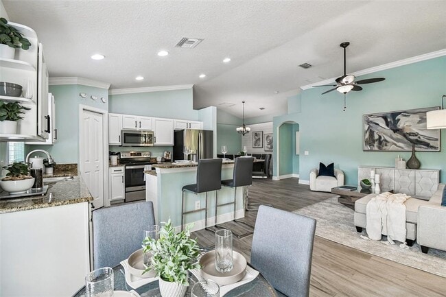 Building Photo - 13401 Fawn Springs Dr