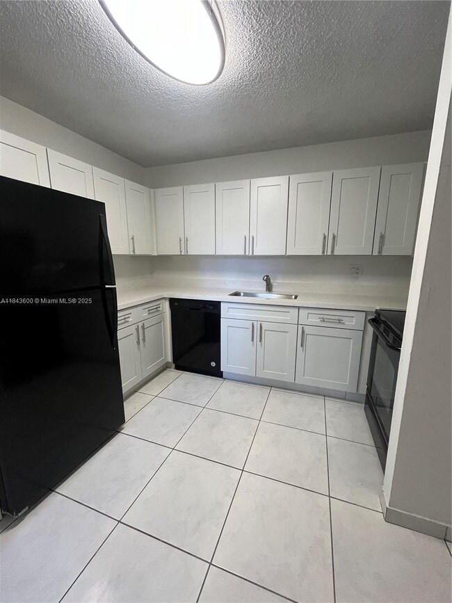 Building Photo - 7430 SW 153rd Pl