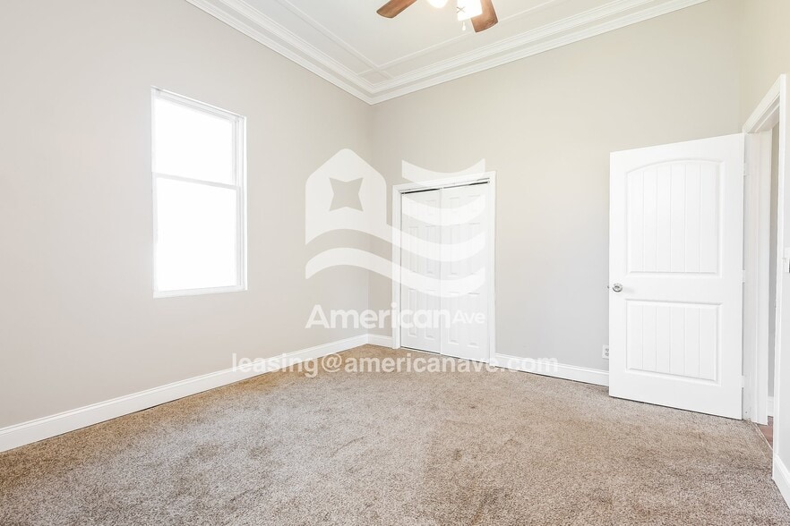 Building Photo - 119 Wellington St