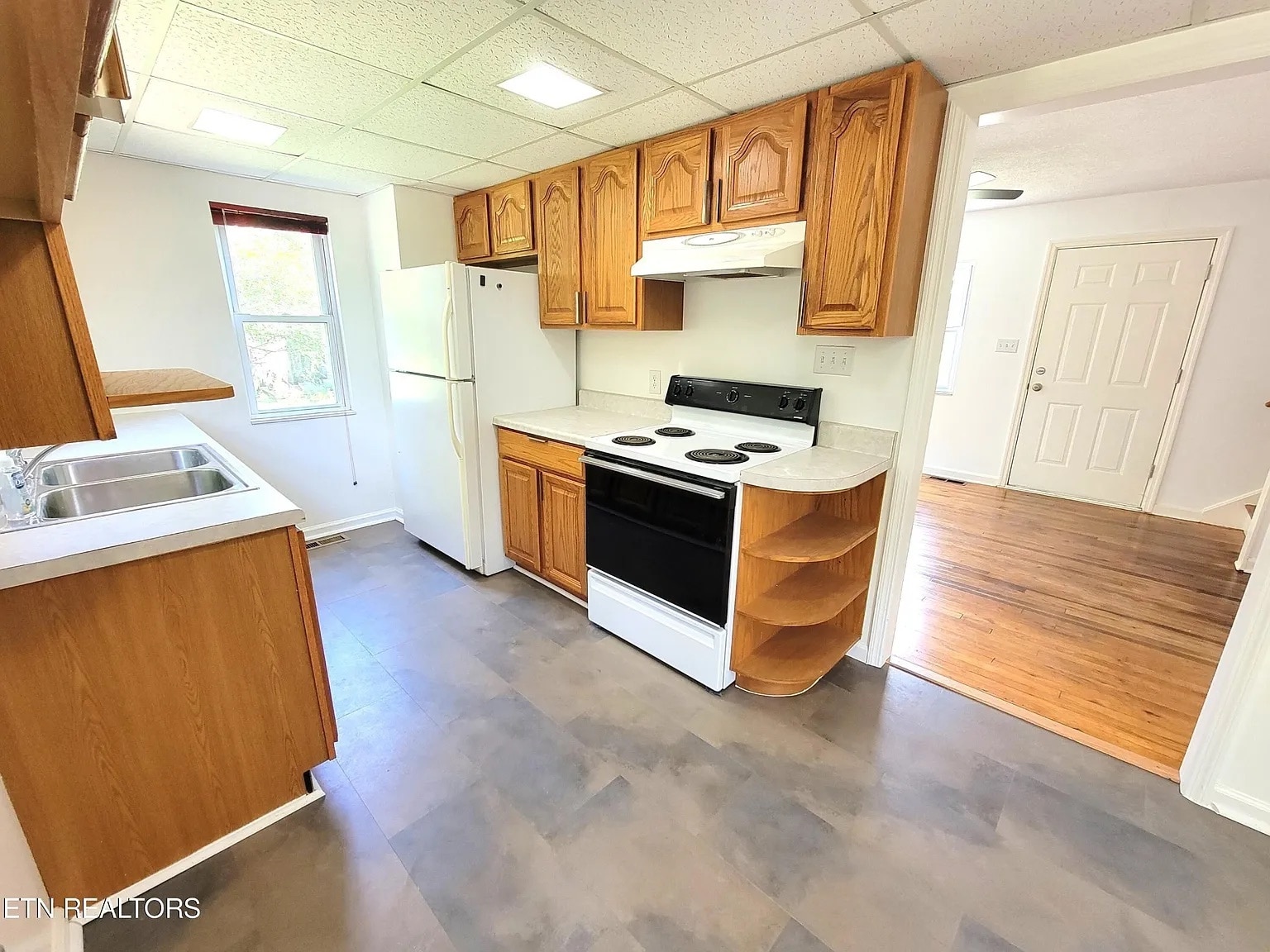 Building Photo - 111 Hoyt Ln