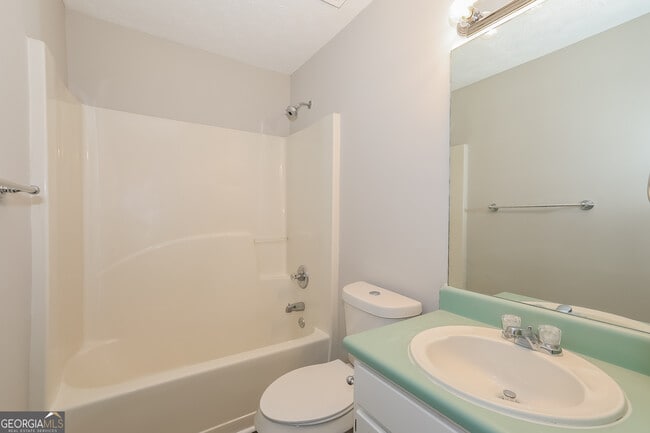 Building Photo - 6530 River Hill Dr