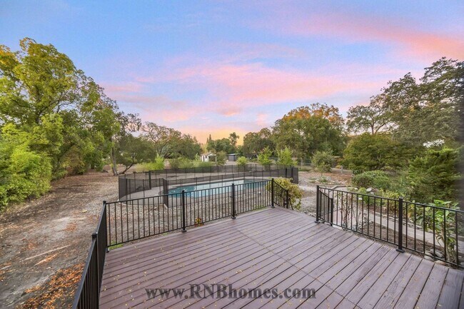 Building Photo - 4305 Whispering Oak Cir