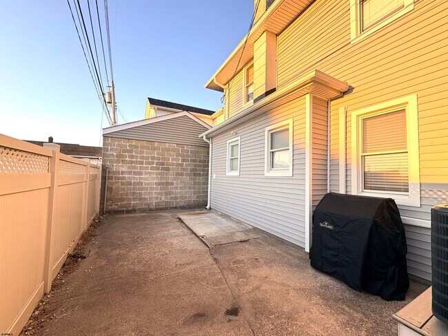 Building Photo - 6 N Jasper Ave