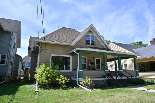 Building Photo - Arcadian Duplex