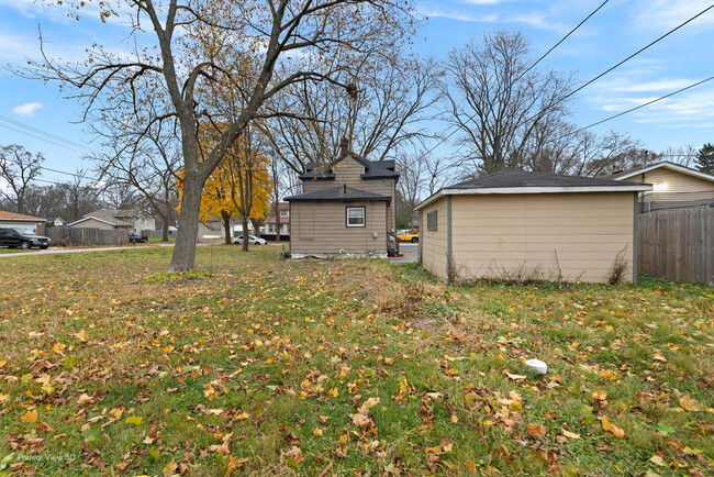 Building Photo - 3216 Ezra Ave