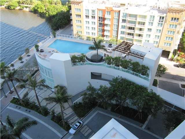 Building Photo - 2020 N Bayshore Dr