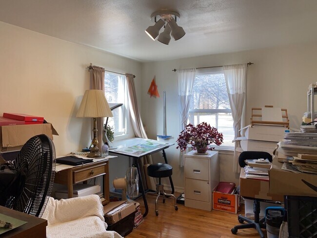 Building Photo - 1127 W Mulberry St