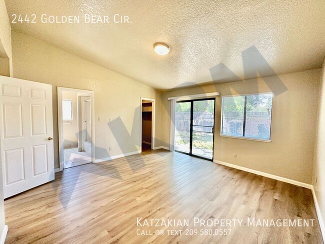 Building Photo - Single Story 3 Bedroom 2 Bath Golden Bear ...