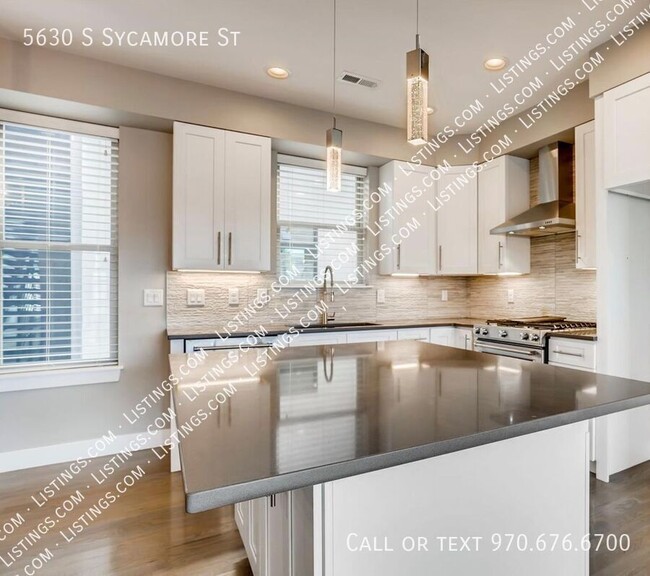 Building Photo - 5630 S Sycamore St