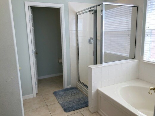 Building Photo - Beautiful 4 bedroom/3 bathroom Home