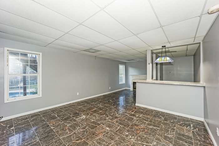Building Photo - 85 Southfield Dr