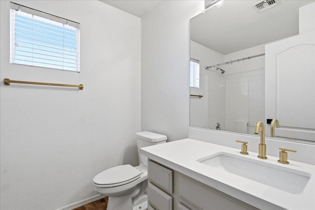 Building Photo - 4414 E Villa Rita Dr