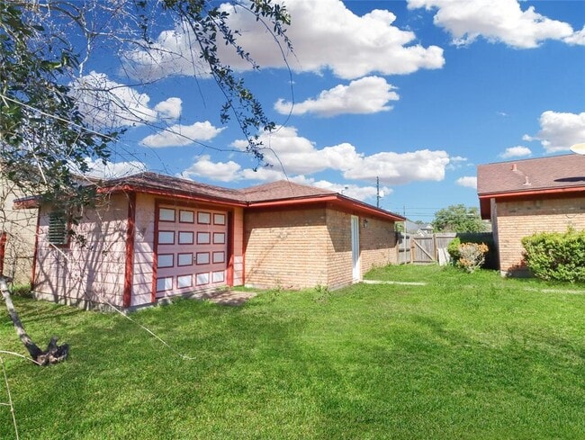 Building Photo - 7401 Hwy 6