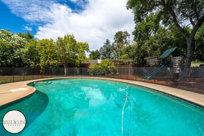 Building Photo - Gorgeous Four Bedroom Home | Expansive Backyard | Swimming Pool