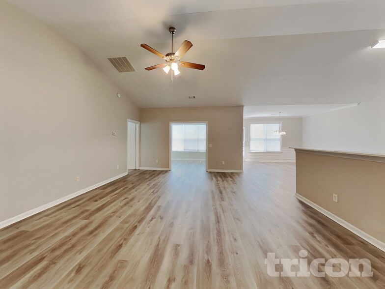 Building Photo - 2104 Bradbury Ct