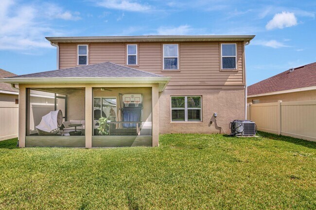 Building Photo - 5700 NW Pine Trail Cir