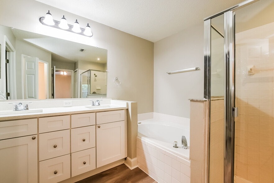 Building Photo - 4201 Shadow Creek Cir