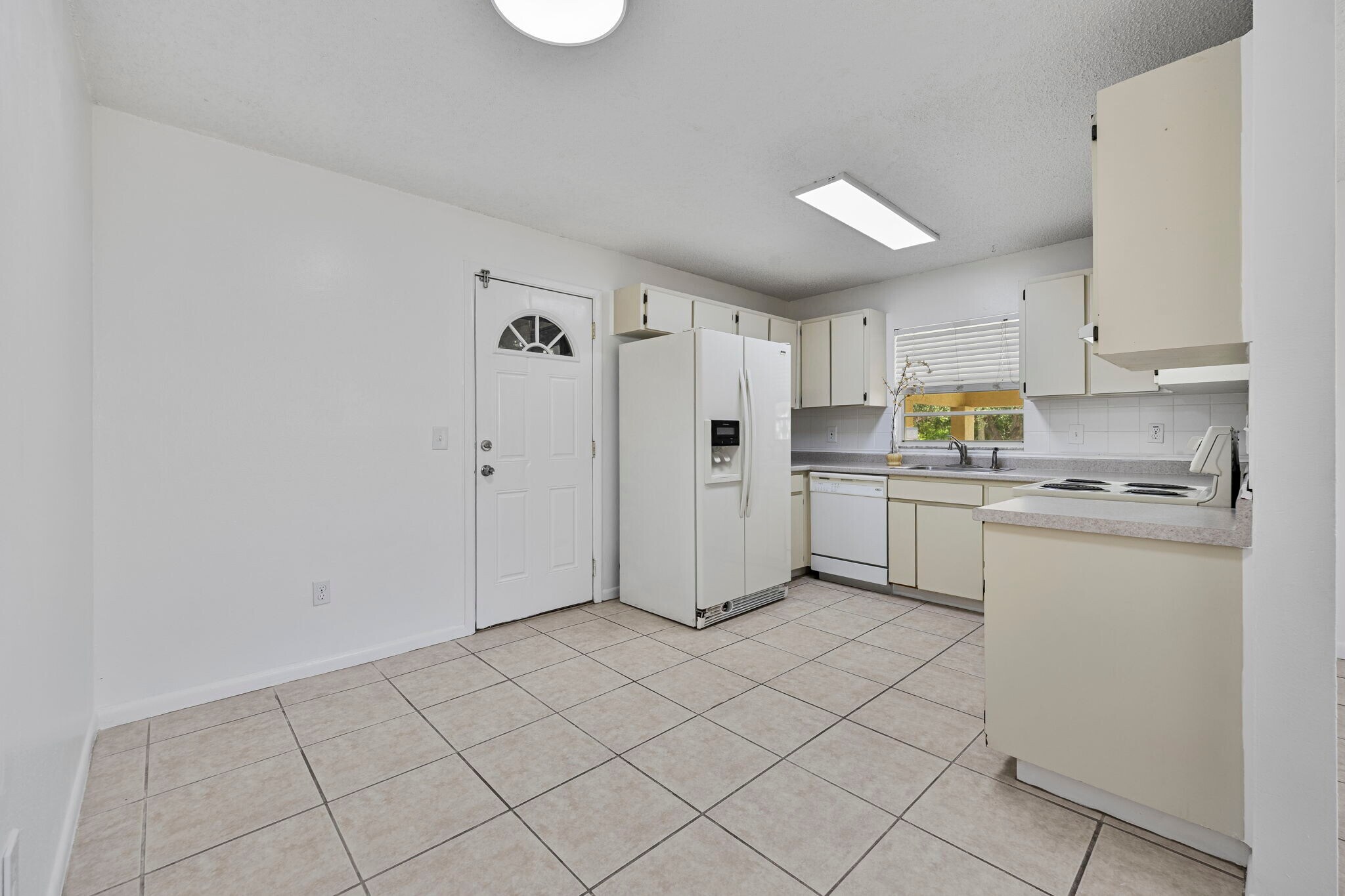 Building Photo - 7416 S Germer St