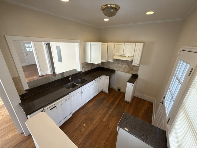 Building Photo - 780 Peeples St SW