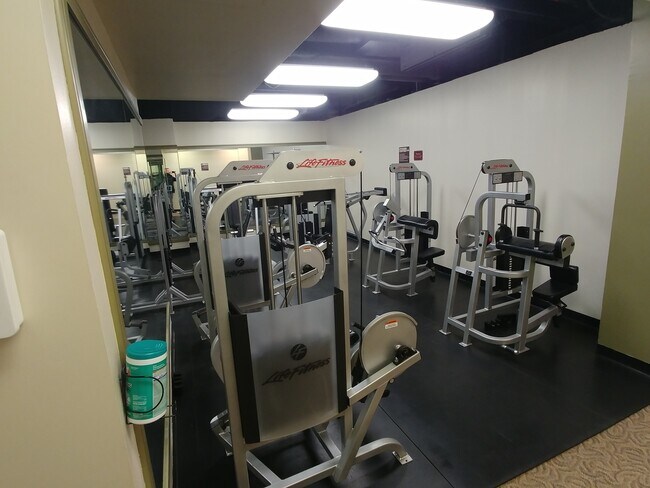 Building Photo - 10 E Ontario St