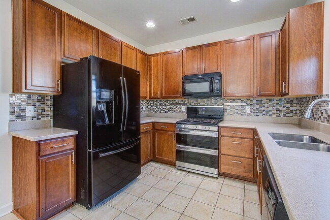 Building Photo - 156 Red Leaf Blvd