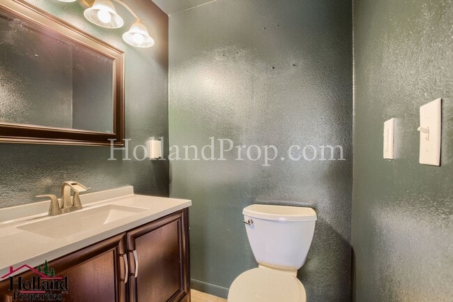 Building Photo - Newly Remodeled 2 Bedroom Condo in Sherwood