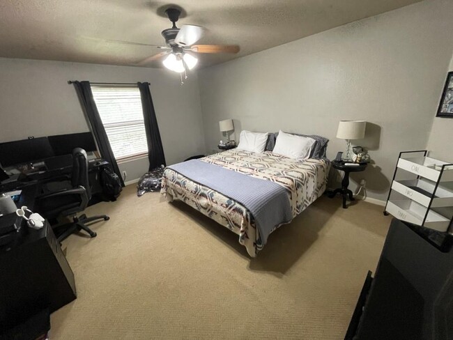 Building Photo - 2724 Cascade Falls Dr