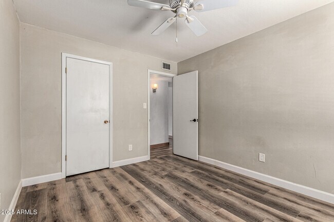 Building Photo - 8307 E Buena Terra Way