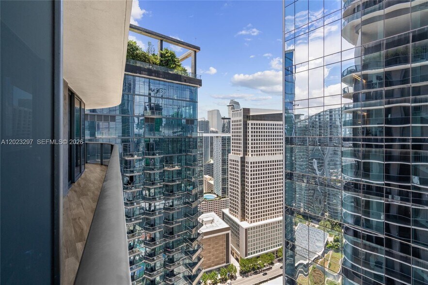 Building Photo - 801 S Miami Ave