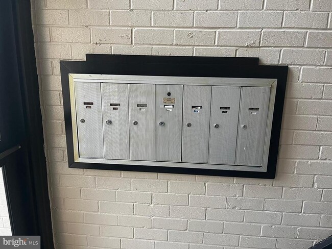 Building Photo - 3130 Brinkley Rd