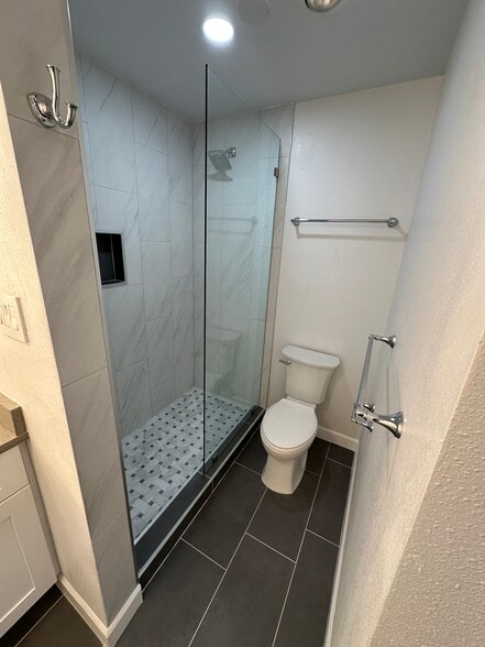 Bathroom - 4800 N Stanton St
