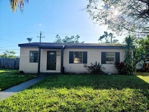 Building Photo - 15401 NW 27th Pl