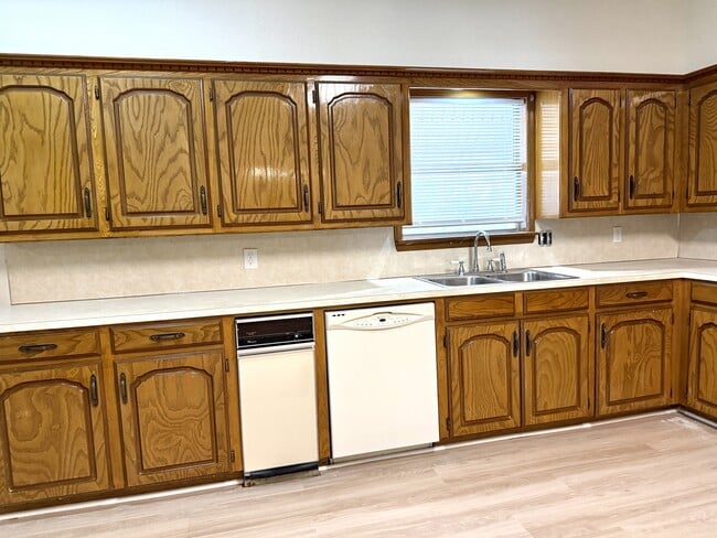 Building Photo - 901 Wolverton St