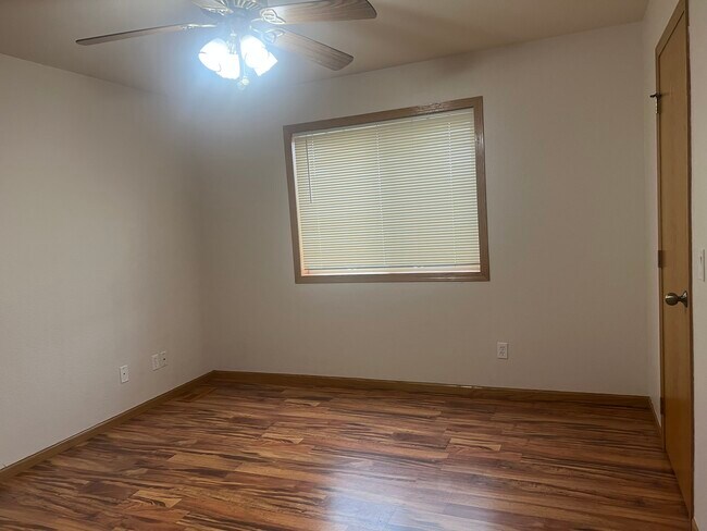 Building Photo - 4248 Red Hawk Dr SE