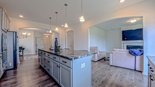 Building Photo - A stylish and modern single-family home wi...