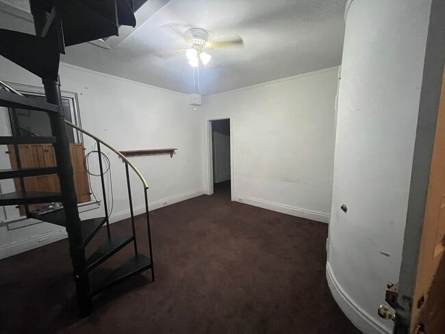 Building Photo - Sunbury Building