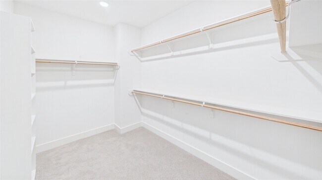 Building Photo - 9609 Valeca Dr