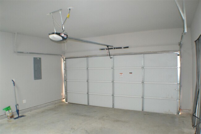Building Photo - 9837 Fabiola Dr