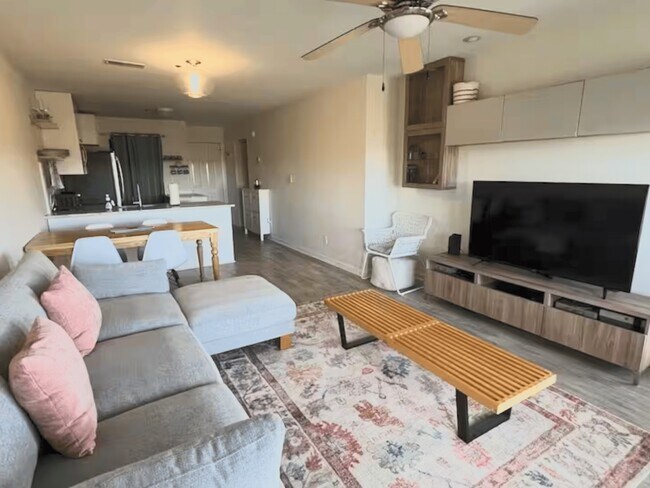Building Photo - 140 W Mariners Cay Dr