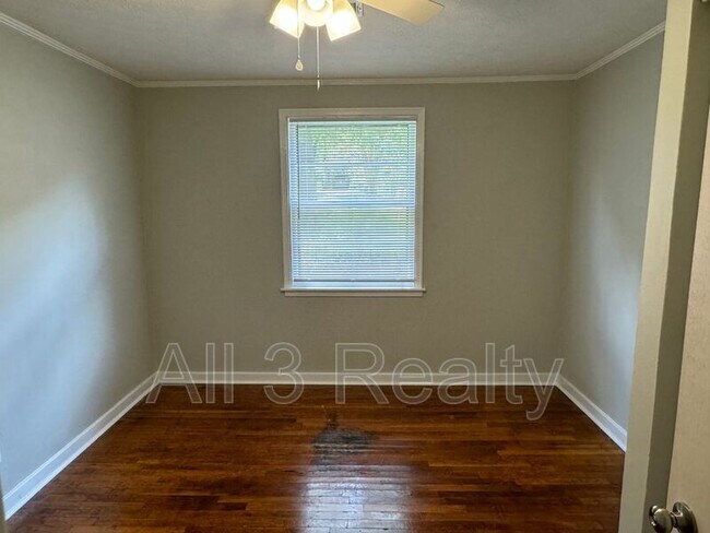 Building Photo - 4259 Hickory Dr