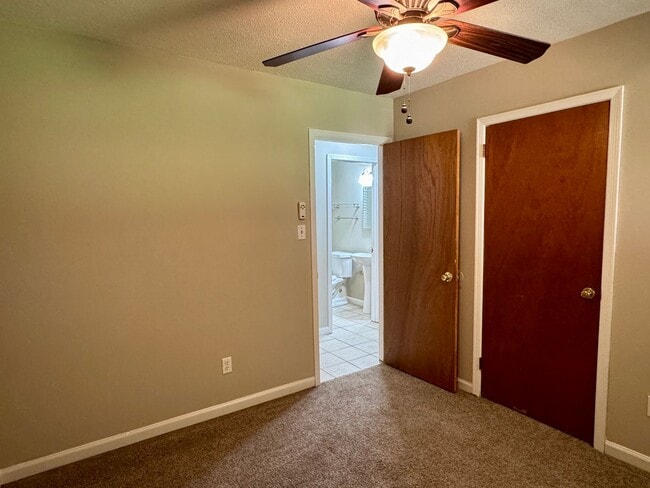 Building Photo - Check Out This 3 Bedroom / 2 Bathroom BRIC...