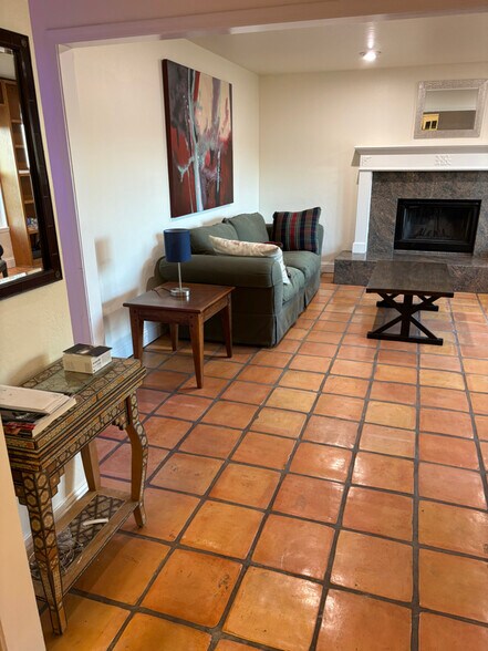 Building Photo - 520 Linford Pl